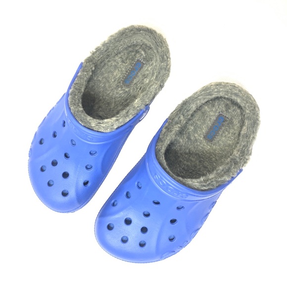 blue crocs with fur